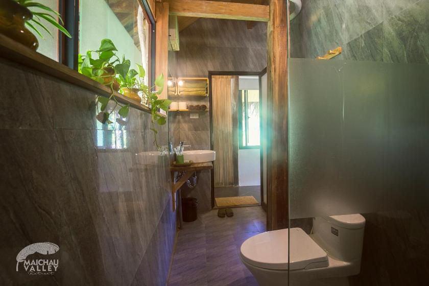 Phòng 3 Người Nhìn Ra Vườn