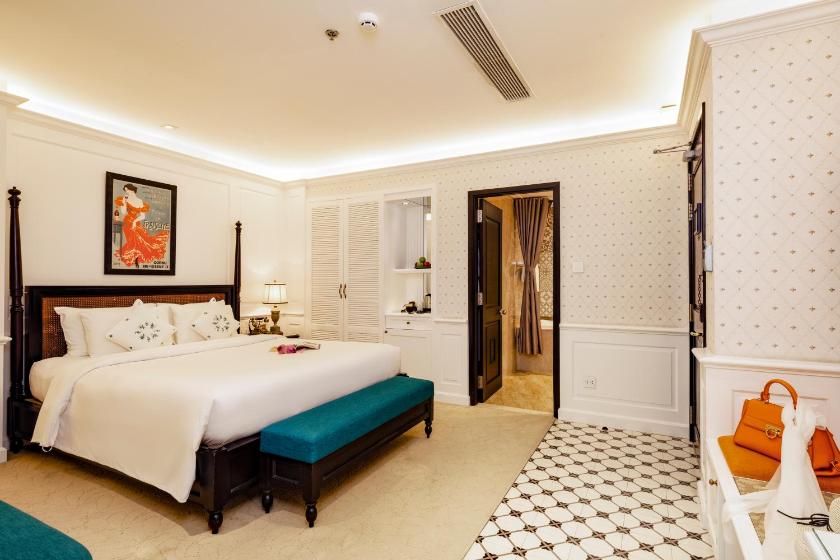 Junior Suite City View - Dinner & Foot Massage Included One Per stay