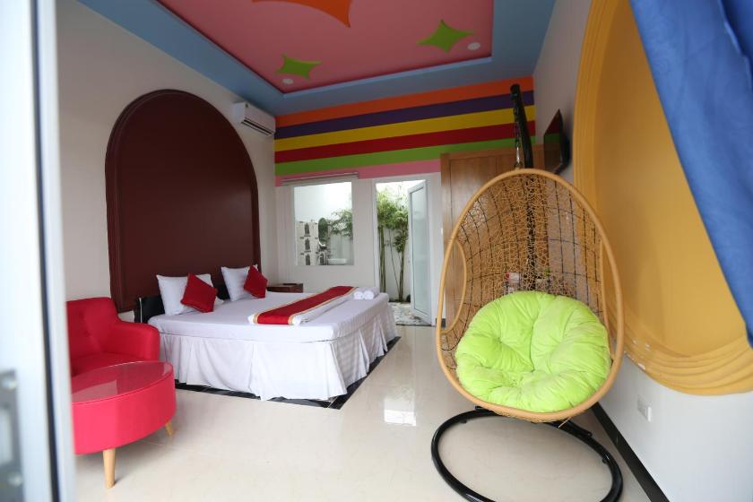 Phòng Giường Đôi Nhìn Ra Hồ Bơi