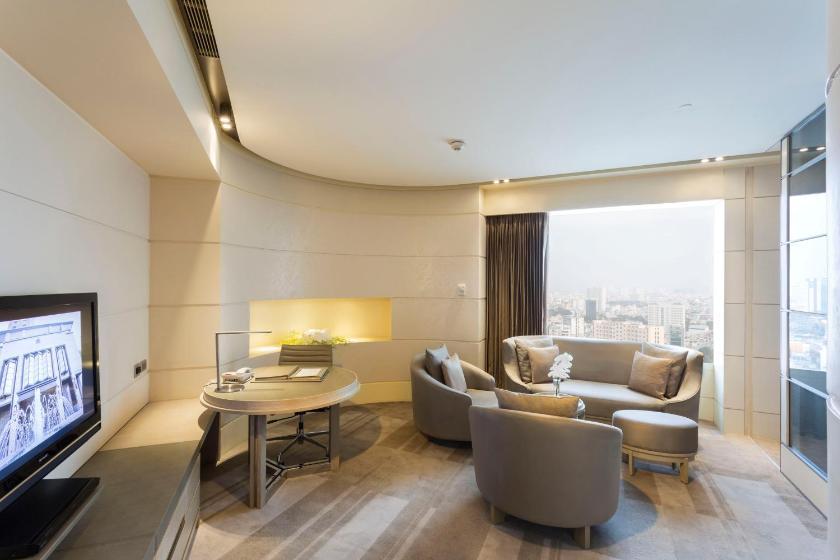 Suite Nikko Club Junior Giường Cỡ Queen