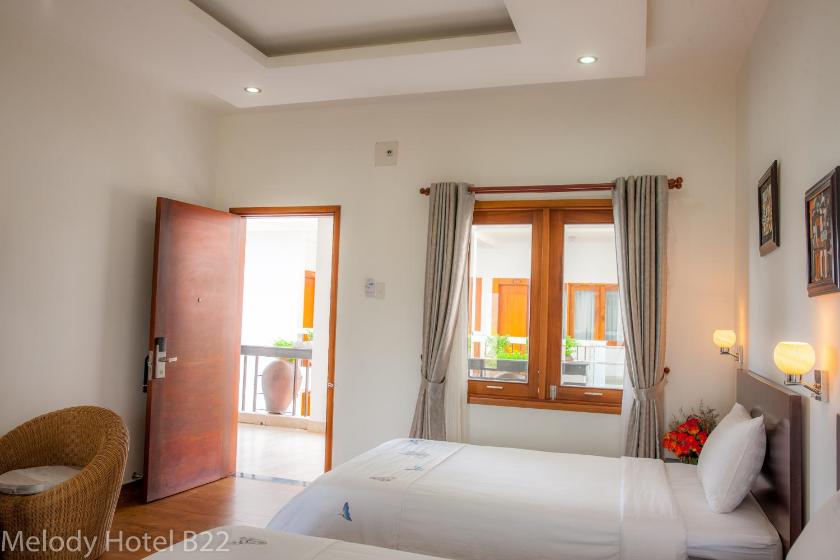 Phòng 3 Người Nhìn Ra Vườn