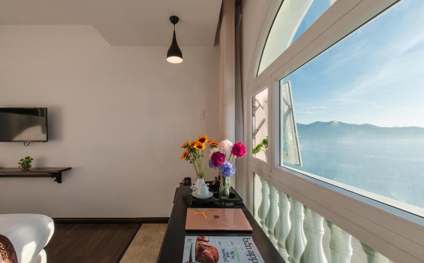 Phòng Deluxe Nhìn Ra Biển Phòng Deluxe Nhìn Ra Biển