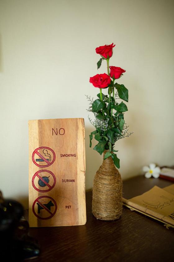 Phòng Giường Đôi Nhìn Ra Hồ Bơi