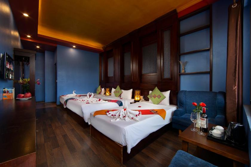 Phòng Deluxe 4 Người Phòng Deluxe 4 Người