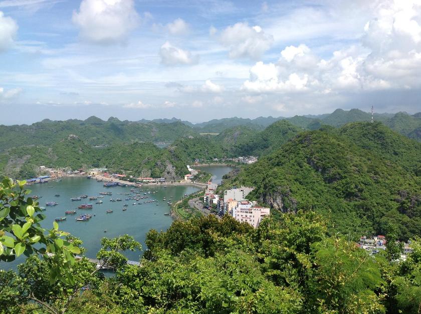 Phòng cho 3 người có Ban Công Phòng cho 3 người có Ban Công