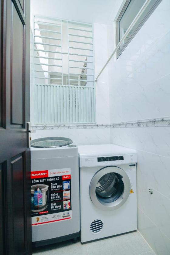 Monalisa Studio - No Window Monalisa Studio - No Window