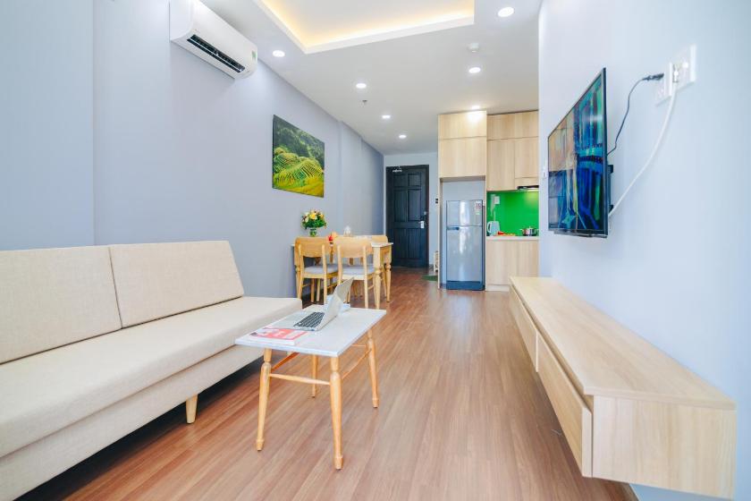 One-Bedroom Apartment with Window One-Bedroom Apartment with Window