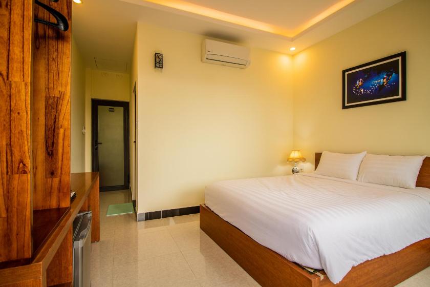 Phòng Deluxe Giường Đôi Có Ban Công Phòng Deluxe Giường Đôi Có Ban Công