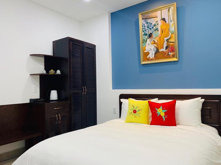 Deluxe Double City View with free laundry