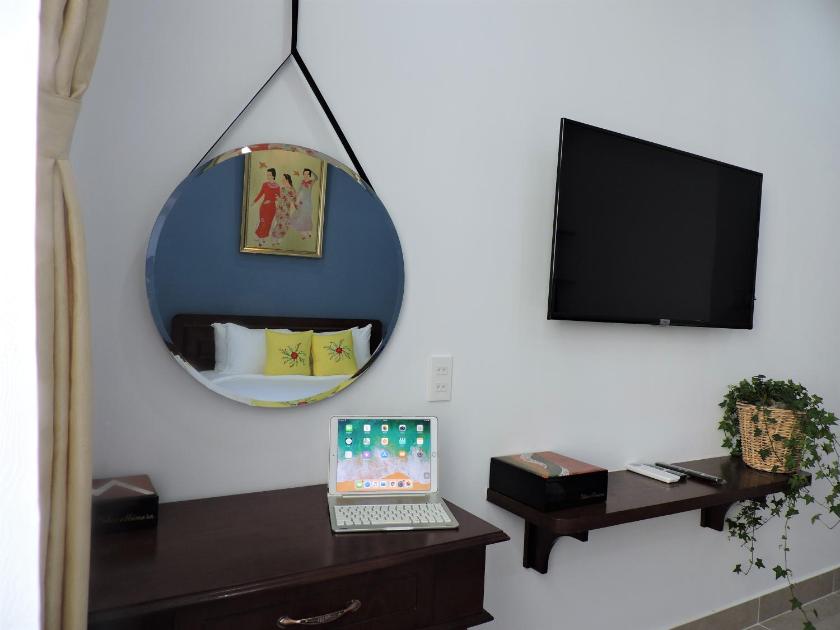 Deluxe Double City View with free laundry