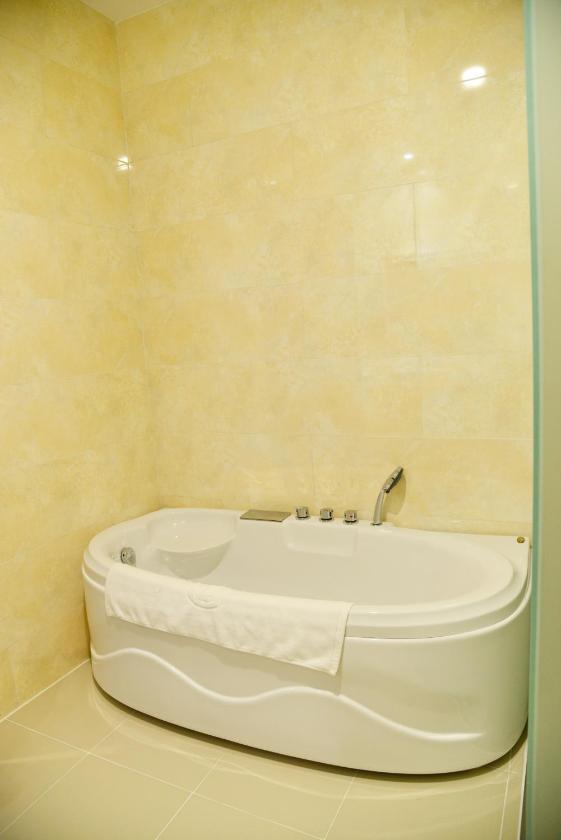 Phòng Deluxe Giường Đôi Có Ban Công Phòng Deluxe Giường Đôi Có Ban Công