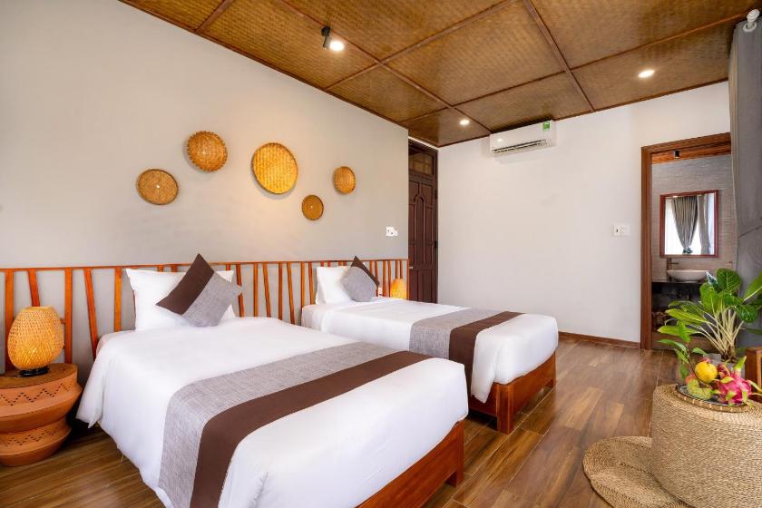 Suite Nhìn ra Hồ bơi Suite Nhìn ra Hồ bơi