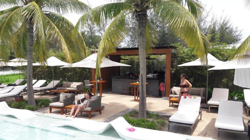 Căn Hộ Nhìn Ra Hồ Bơi  Căn Hộ Nhìn Ra Hồ Bơi