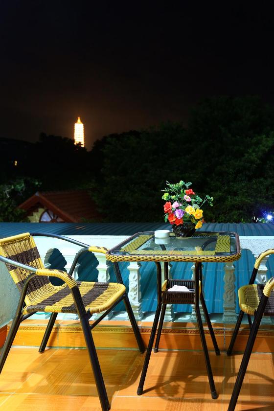 Phòng Giường Đôi Với Phòng Tắm Chung