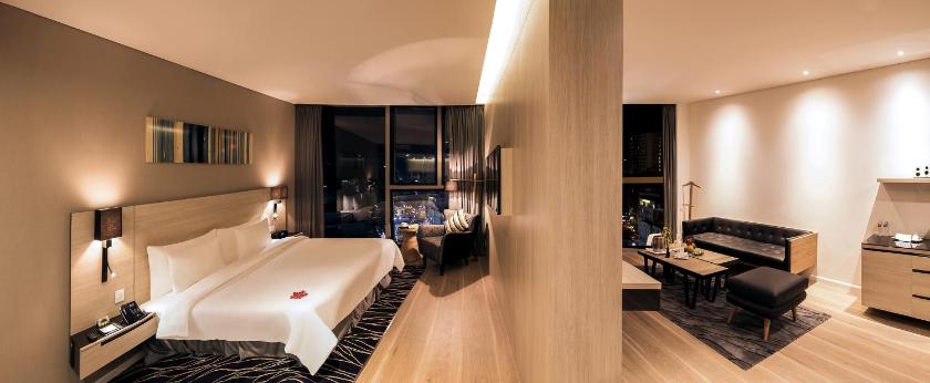 Suite Nhìn Ra Thành Phố