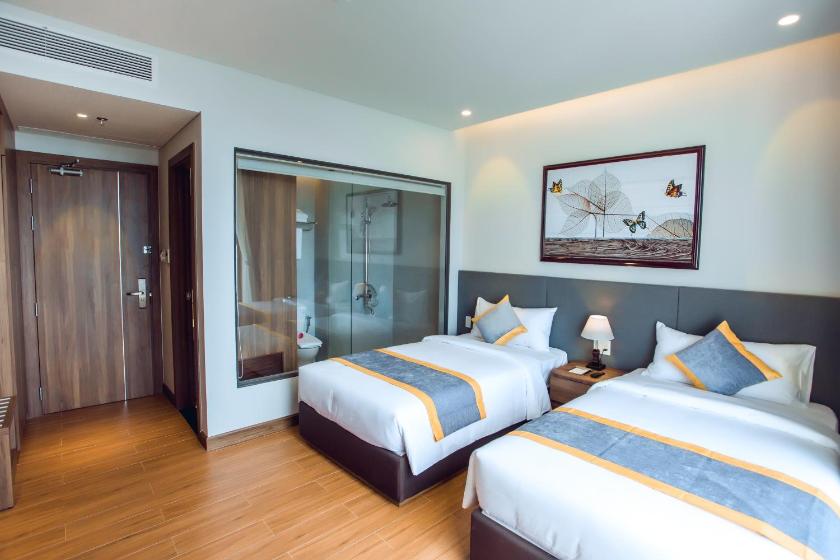 Phòng Superior 2 Giường Đơn Nhìn Ra Một Góc Sông