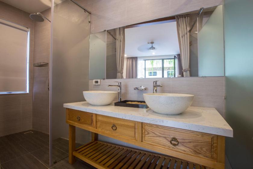 Phòng Superior đôi hoặc 2 giường đơn nhìn ra hồ bơi Phòng Superior đôi hoặc 2 giường đơn nhìn ra hồ bơi