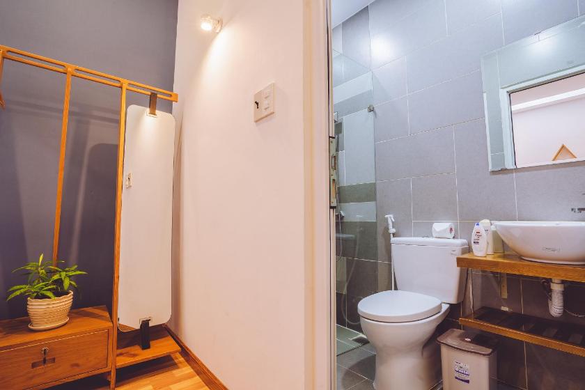 Standard Queen Room - No Window Standard Queen Room - No Window