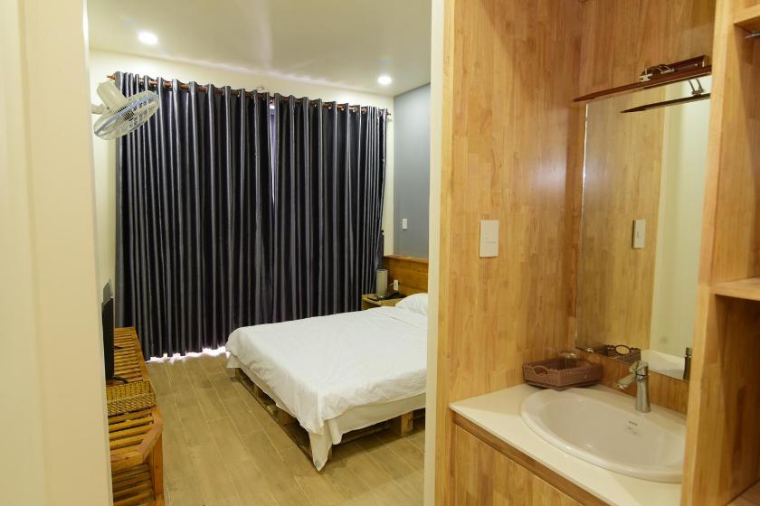 Phòng Deluxe Giường Đôi Có Ban Công Phòng Deluxe Giường Đôi Có Ban Công