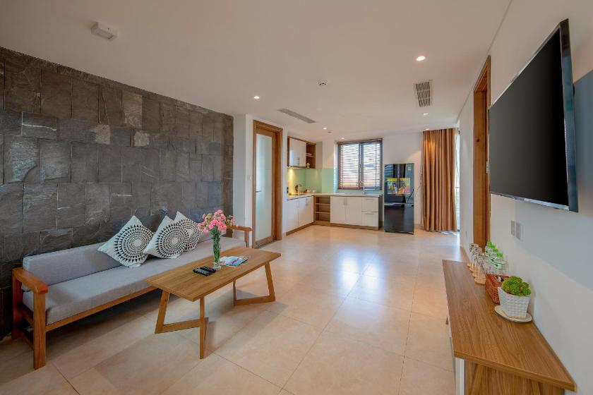 Suite 2 Phòng Ngủ Có Tầm Nhìn Ra Đường Phố Và Hồ Bơi