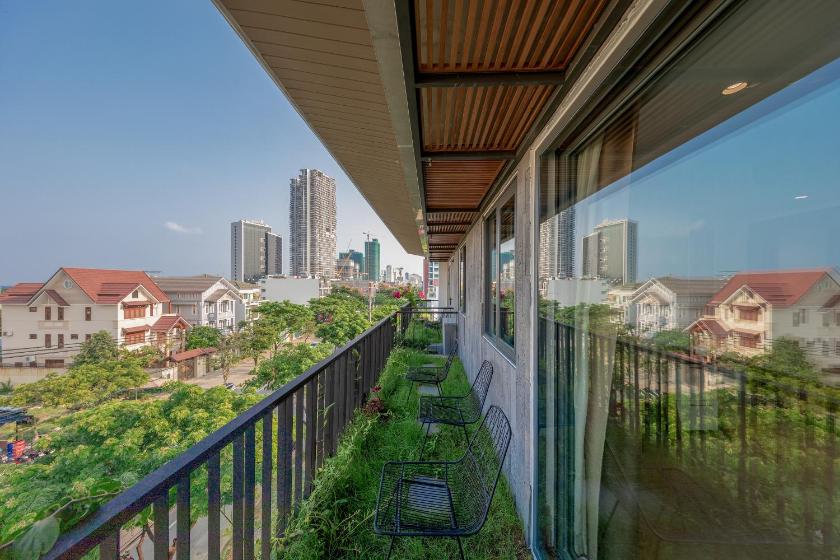 Suite 2 Phòng Ngủ Có Tầm Nhìn Ra Đường Phố Và Hồ Bơi