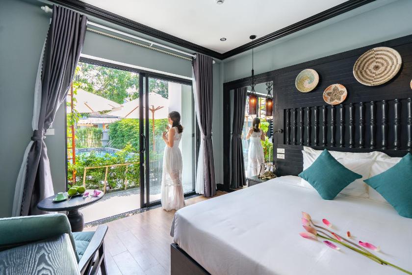 Phòng Deluxe Giường Đôi/2 Giường Đơn Nhìn Ra Hồ Bơi