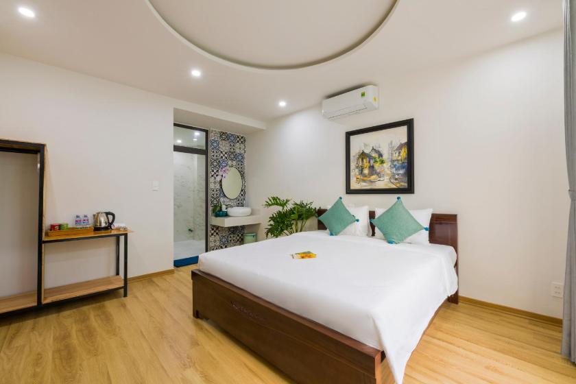 Phòng Deluxe Giường Đôi Có Ban Công Phòng Deluxe Giường Đôi Có Ban Công