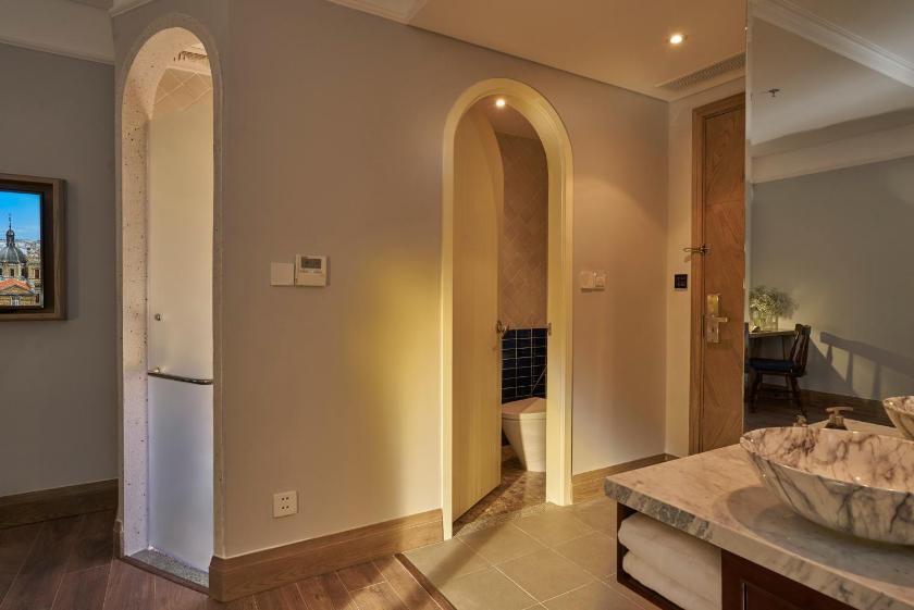 Phòng Giường Đôi Nhìn Ra Một Góc Biển Phòng Giường Đôi Nhìn Ra Một Góc Biển