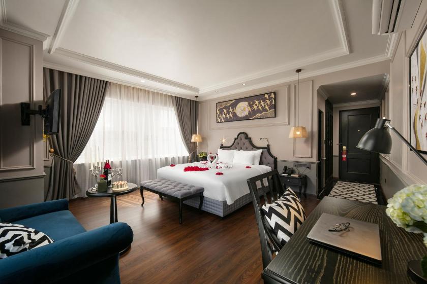 Suite Imperial Nhìn Ra Thành Phố