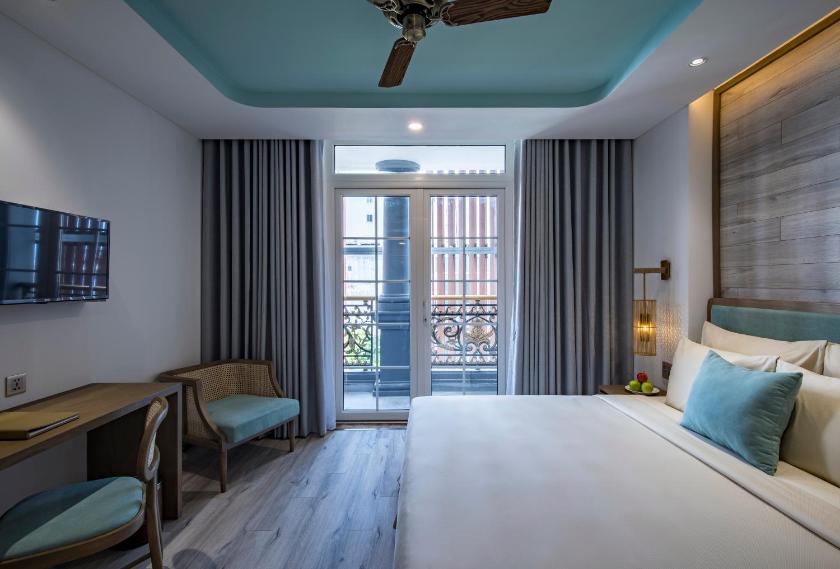 Phòng Icon Signature (Ban Công) + Trà Chiều Miễn Phí Phòng Icon Signature (Ban Công) + Trà Chiều Miễn Phí