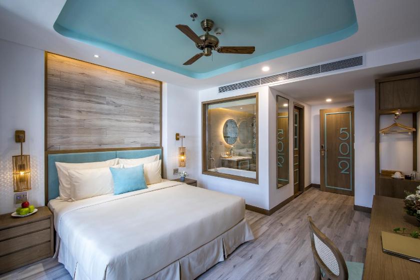 Phòng Icon Signature (Ban Công) + Trà Chiều Miễn Phí Phòng Icon Signature (Ban Công) + Trà Chiều Miễn Phí