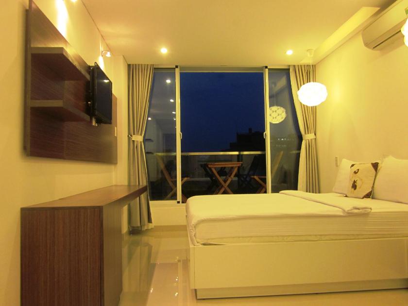 Phòng Deluxe Giường Đôi Có Ban Công