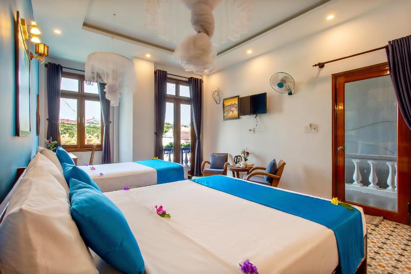 Phòng Deluxe Giường Đôi Có Ban Công Phòng Deluxe Giường Đôi Có Ban Công