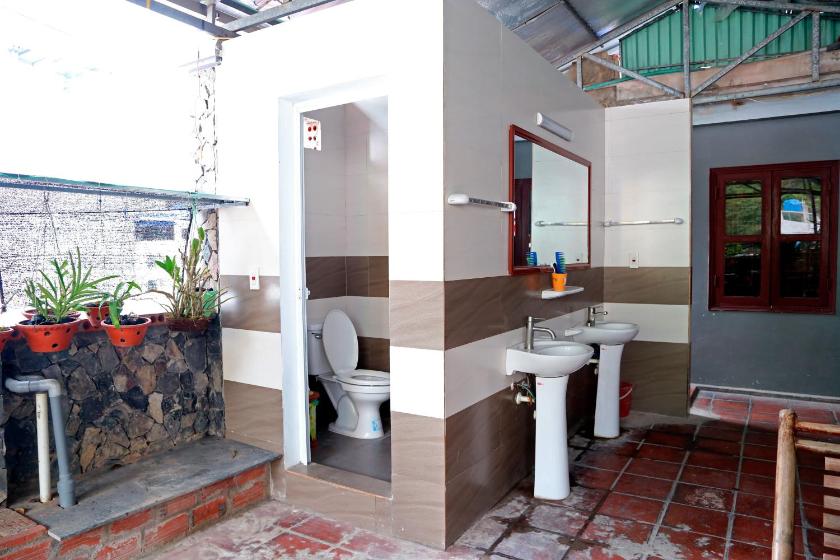 Giường Tầng Trong Phòng Ngủ Tập Thể Cho Nam Và Nữ