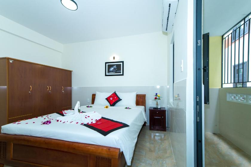 Phòng Deluxe Giường Đôi Có Ban Công Phòng Deluxe Giường Đôi Có Ban Công