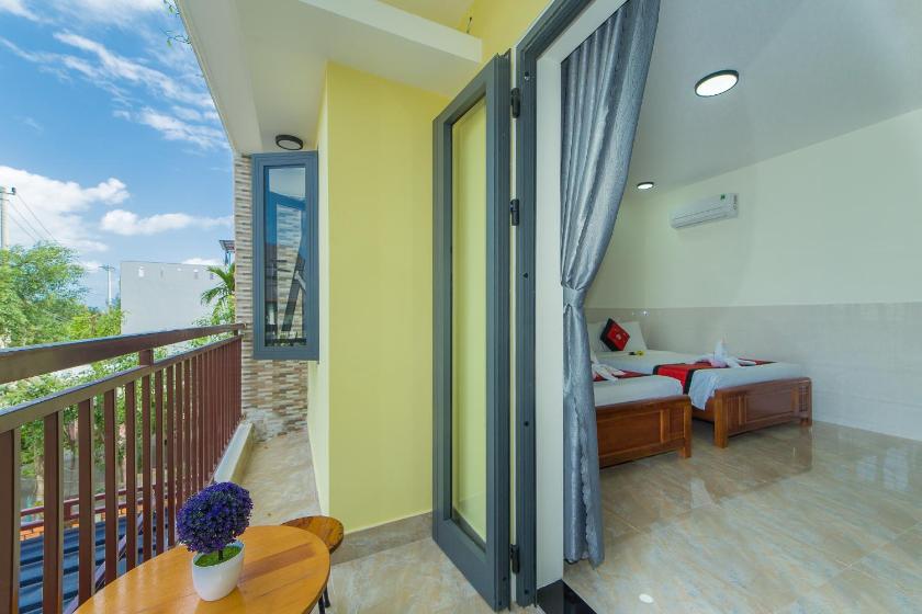 Phòng Gia Đình Có Ban Công Phòng Gia Đình Có Ban Công