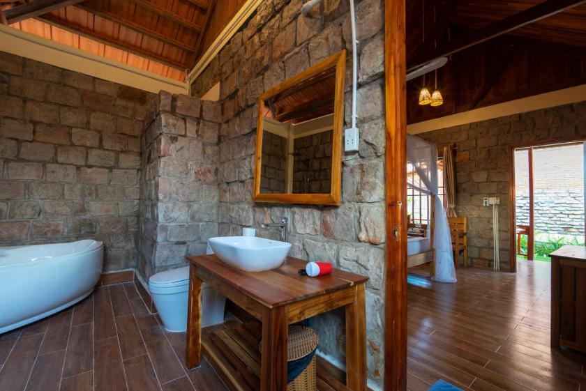 Bungalow Deluxe Nhìn Ra Khu Vườn