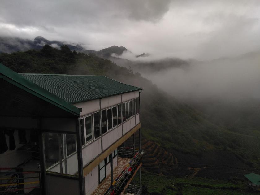 Giường Đơn Trong Phòng Nghỉ Tập Thể Cho Cả Nam Và Nữ Giường Đơn Trong Phòng Nghỉ Tập Thể Cho Cả Nam Và Nữ