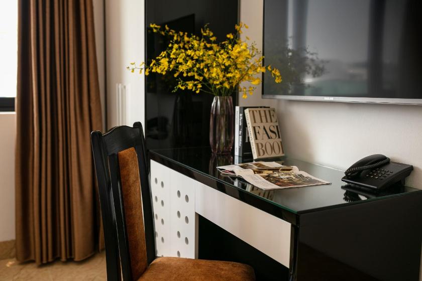 Phòng Cổ 3 Người Có Cửa Sổ Phòng Cổ 3 Người Có Cửa Sổ