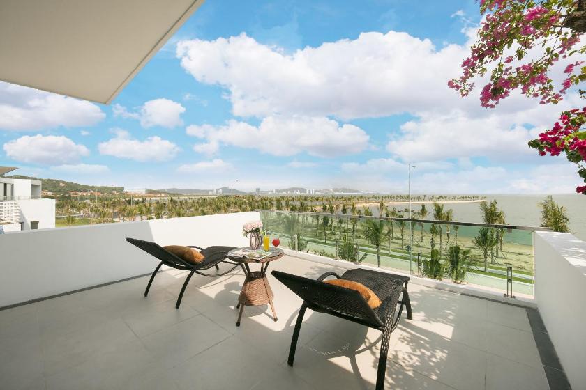 Phòng Elegence Gia Đình Có Ban Công Nhìn Ra Cảnh Thành Phố Hoặc Nhìn Ra Biển Phòng Elegence Gia Đình Có Ban Công Nhìn Ra Cảnh Thành Phố Hoặc Nhìn Ra Biển