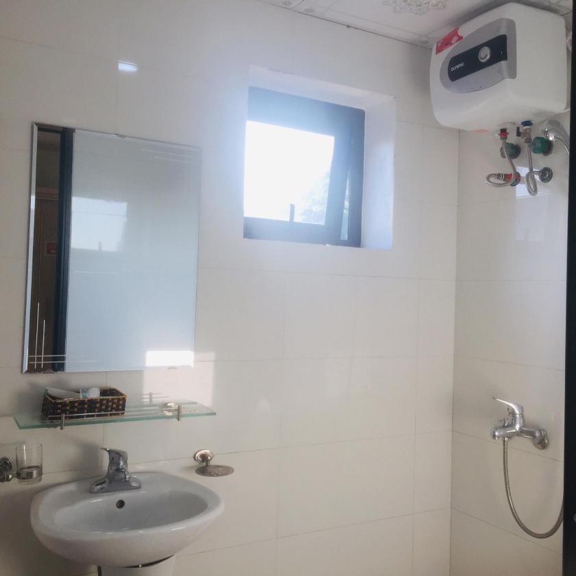 Phòng 3 Người Nhìn Ra Thành Phố