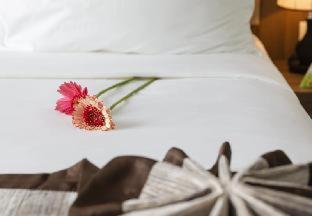 Room #365483715 Room #365483715