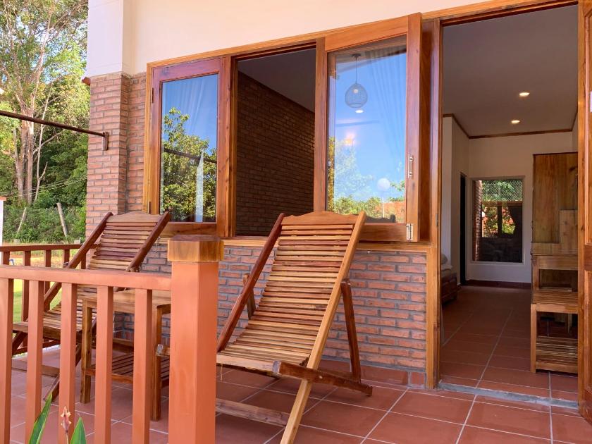 Phòng Deluxe Giường Đôi Nhìn Ra Vườn