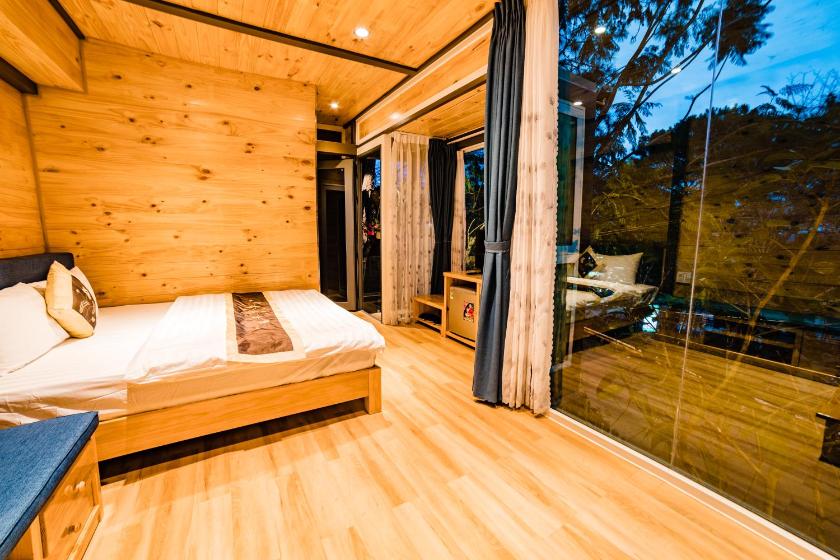 Bungalow Deluxe Bungalow Deluxe