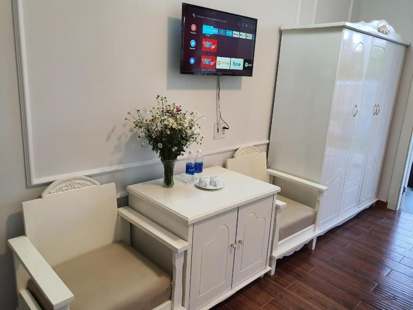 Phòng Có Giường Cỡ Queen Nhìn Ra Hồ Bơi Phòng Có Giường Cỡ Queen Nhìn Ra Hồ Bơi