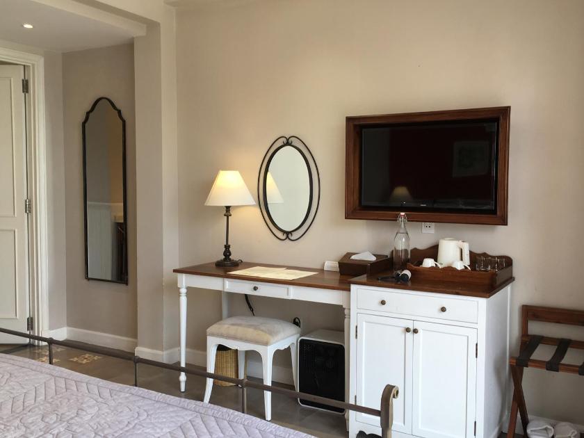 Phòng Deluxe Giường Đôi Có Ban Công