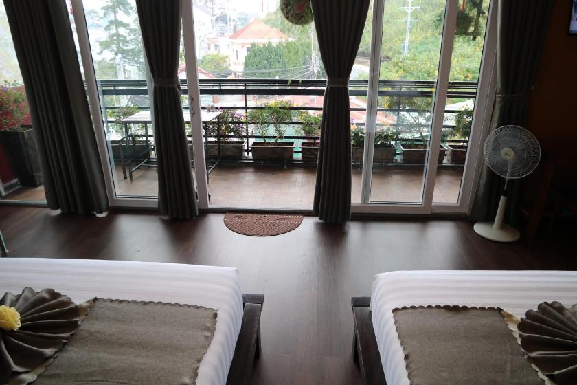 Suite Gia Đình Có Ban Công Suite Gia Đình Có Ban Công