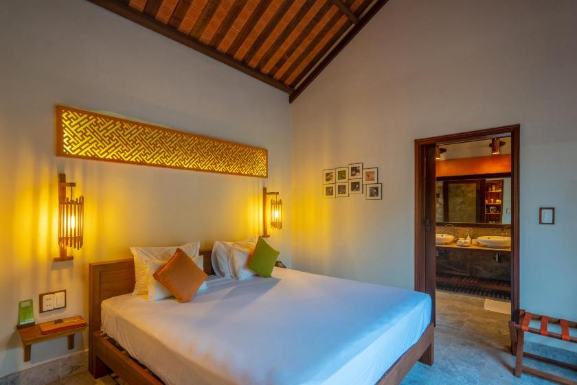 Suite Gia Đình (3 Người Lớn)