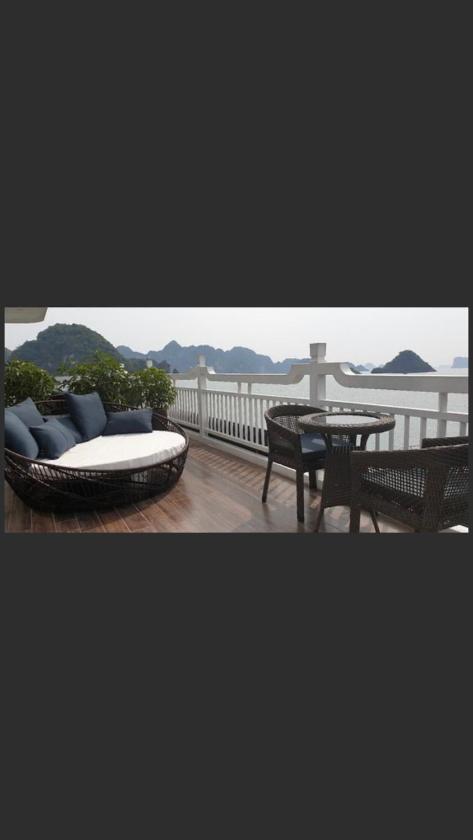 Phòng Hạng Tổng Thống Có Ban Công Riêng - 2 Ngày 1 Đêm