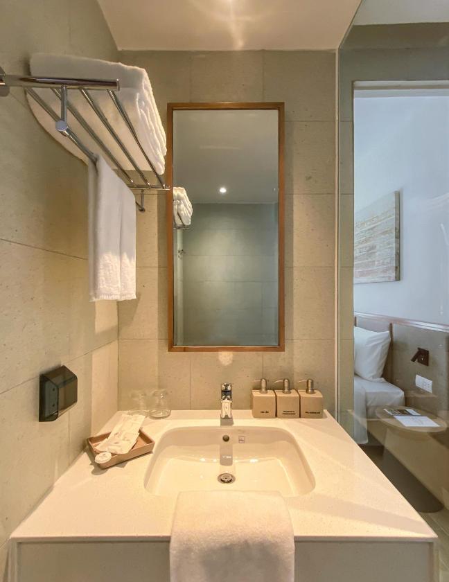 Phòng Premium Deluxe Có Sàn Gỗ - Không Hút Thuốc